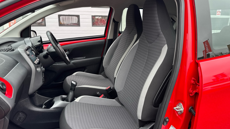 Toyota Aygo 1.0 VVT-i X-Play 5dr Petrol Hatchback